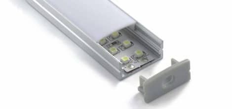 Profilé d'aluminium pour usage intérieur et extérieur