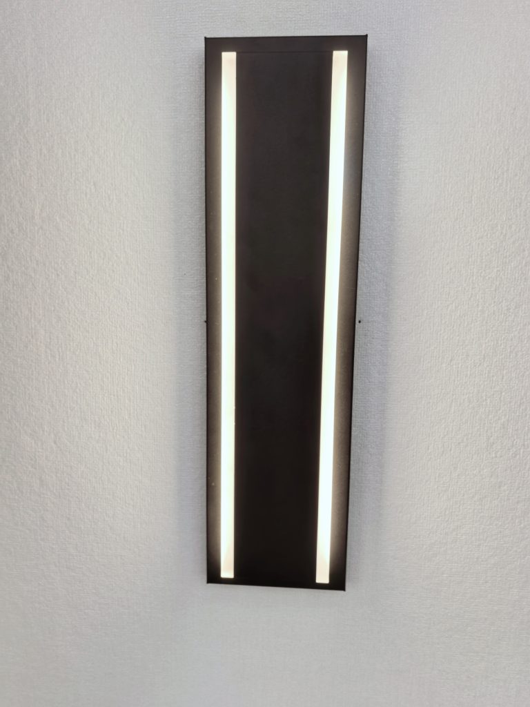 Murale DEL extérieure 18 pouces noire